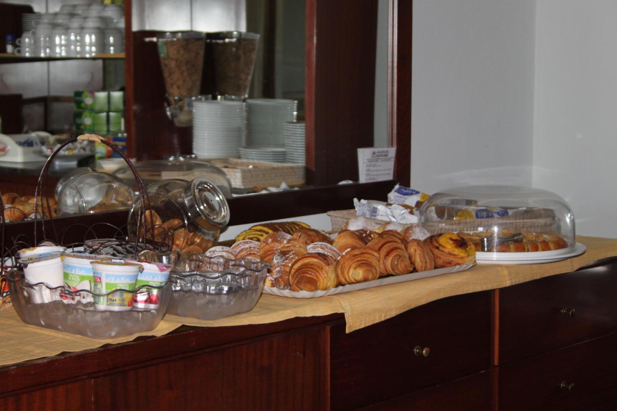 Hotel Girasole Civitanova Marche Εξωτερικό φωτογραφία