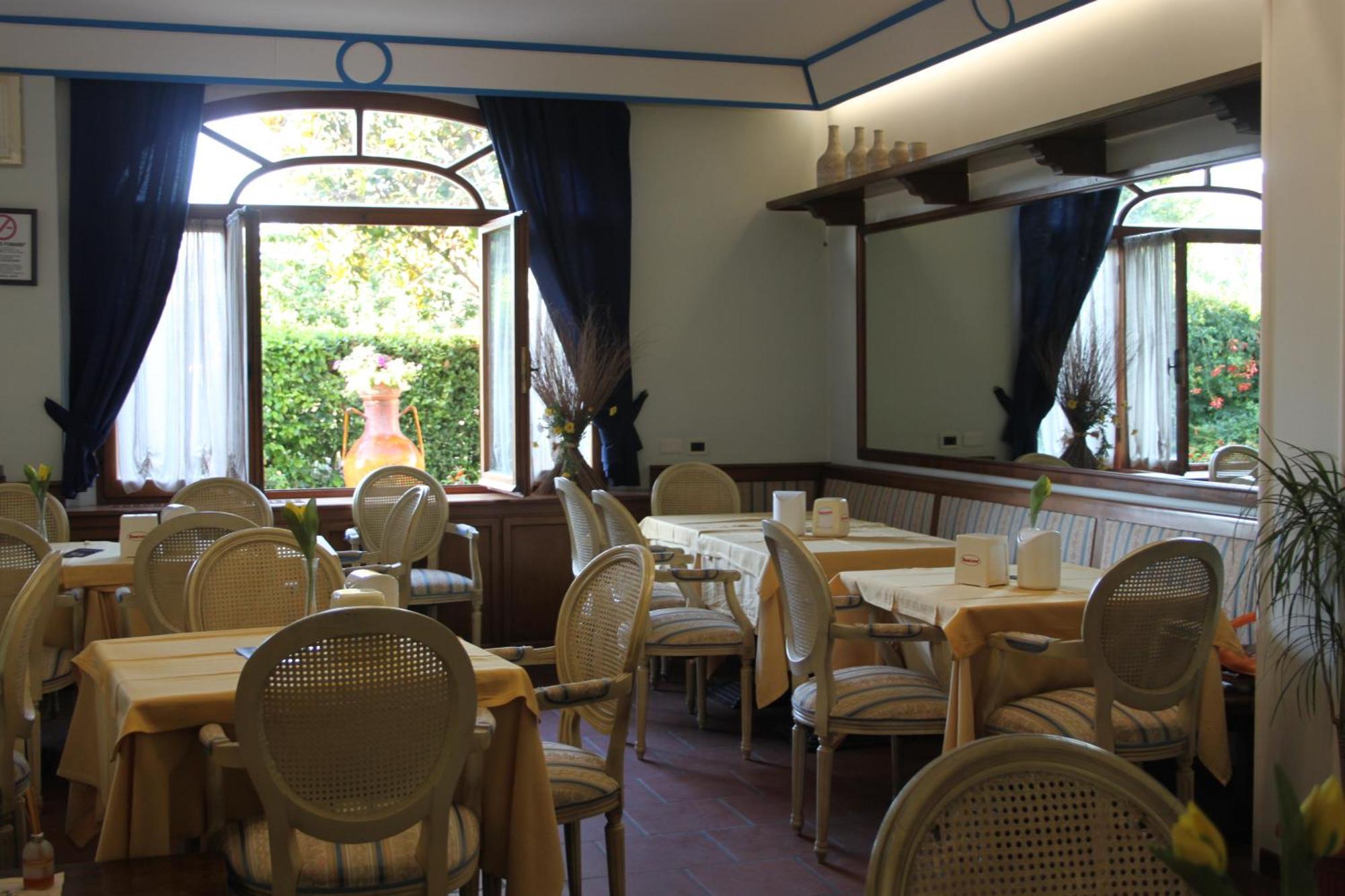 Hotel Girasole Civitanova Marche Εξωτερικό φωτογραφία