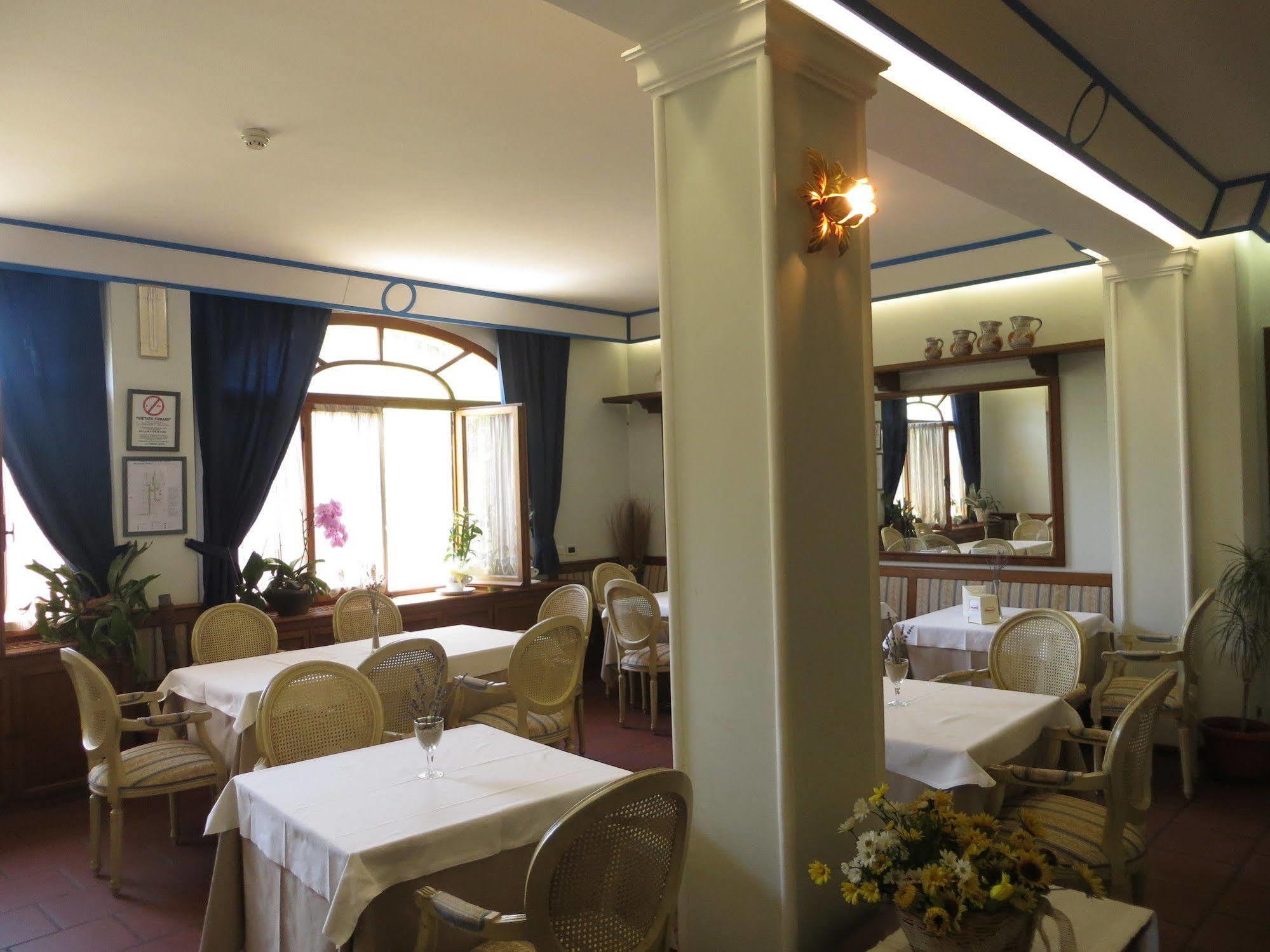 Hotel Girasole Civitanova Marche Εξωτερικό φωτογραφία