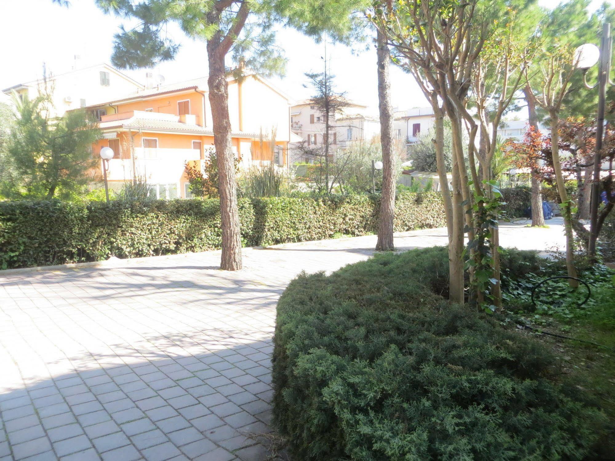Hotel Girasole Civitanova Marche Εξωτερικό φωτογραφία