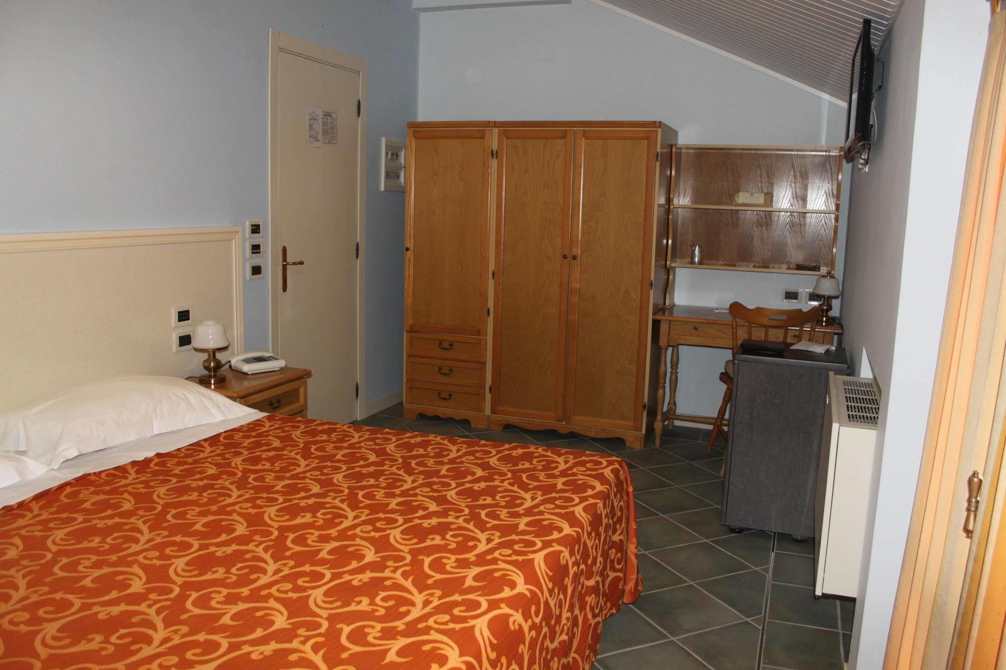 Hotel Girasole Civitanova Marche Εξωτερικό φωτογραφία